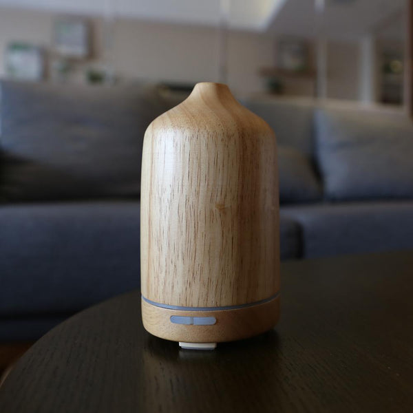 Wonderful_Scents_100_ml_Wood_Essential_Oil_Diffuser_In_Living_Room