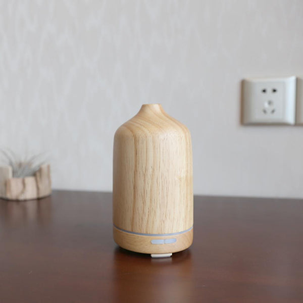 Wonderful_Scents_100_ml_Wood_Essential_Oil_Diffuser_On_Counter